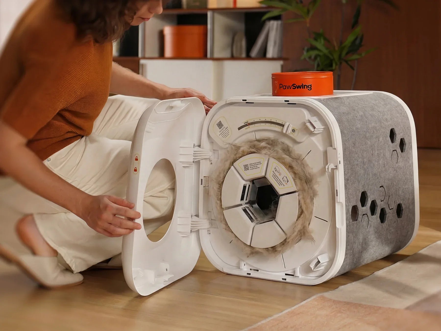 How Does PawSwing Self-Grooming Cat House Work?