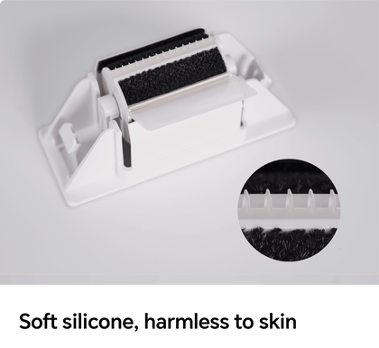 PawSwing AutoComb with soft silicone, designed for gentle grooming and safe for pets' skin.
