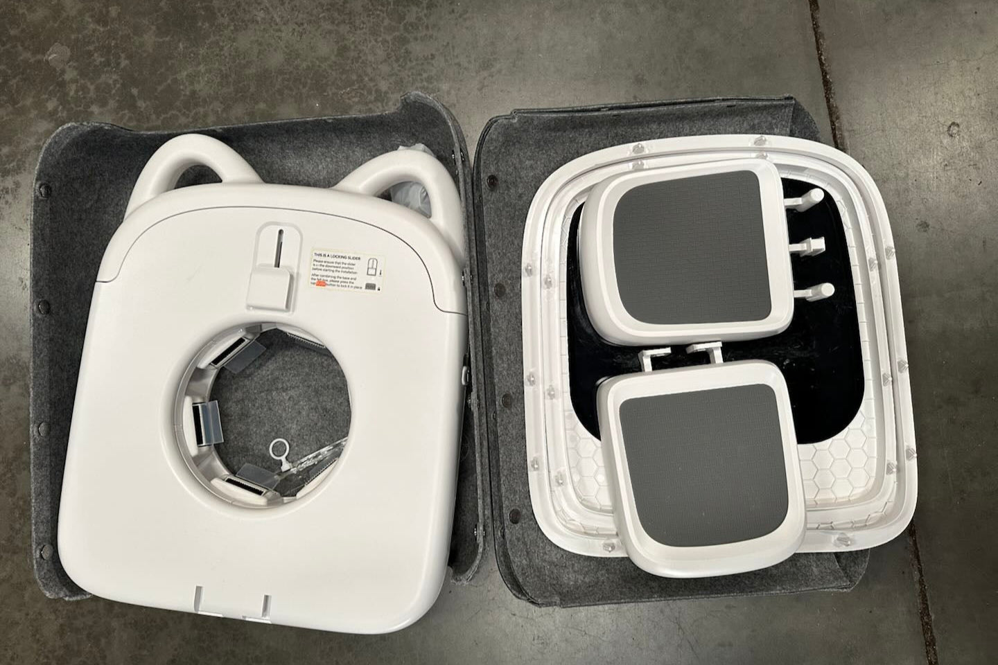 A top-down look at the high-quality components of the PawSwing® Neo Plus, recognized by many as the best cat brush for its innovative hands-free design.
